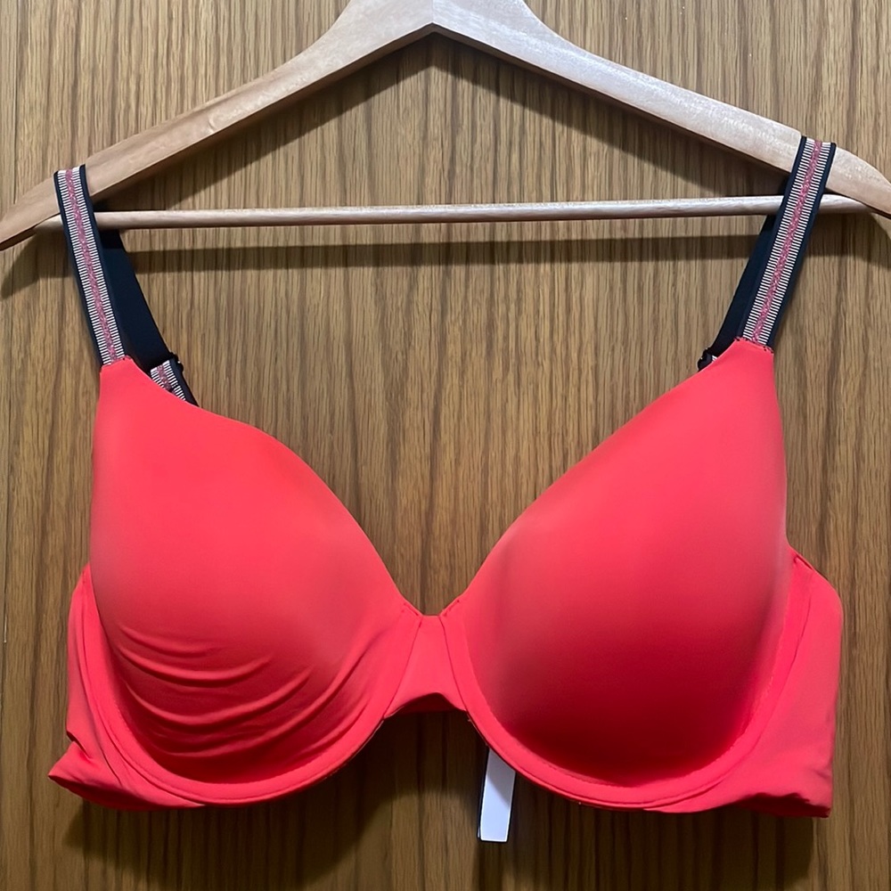 ❤️‍🔥❤️‍🔥2 for $35❤️‍🔥❤️‍🔥 Victoria’s Secret red bra